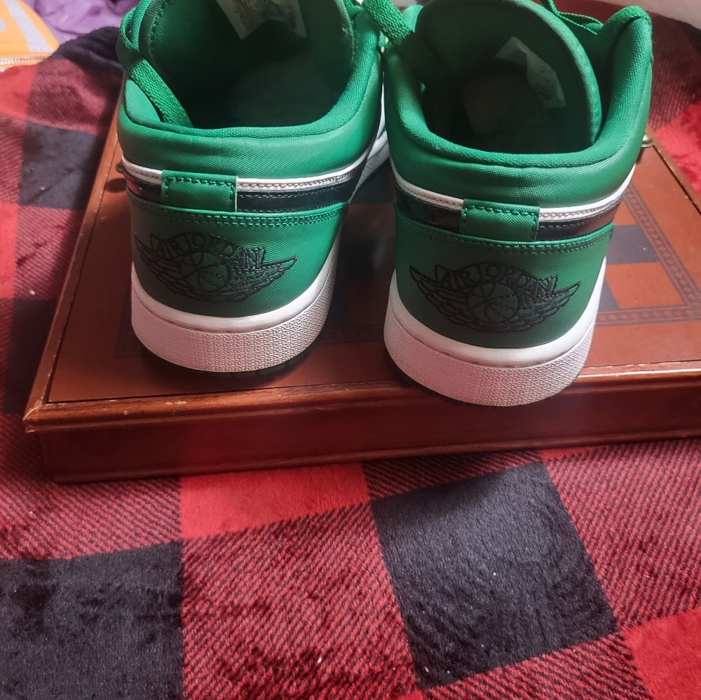 Jordan 1 Low Pine Green